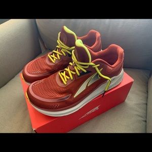 LIKE NEW Altra Paradigm 6 Running Shoes